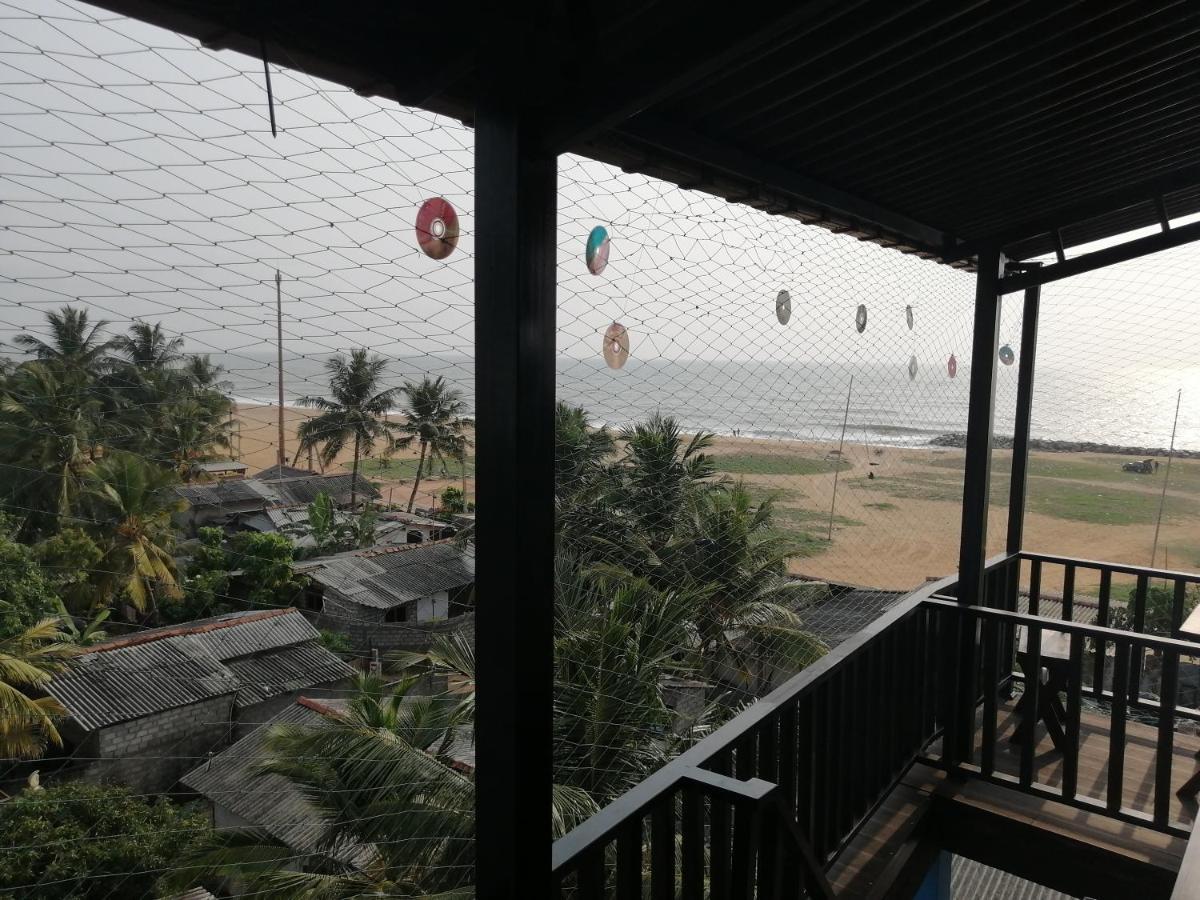 Le Petit Hotel & Restaurant Negombo Exterior photo
