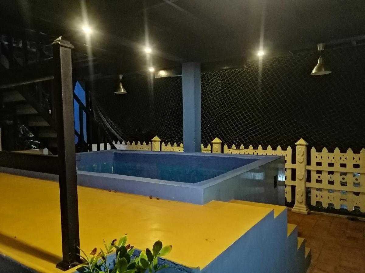 Le Petit Hotel & Restaurant Negombo Exterior photo