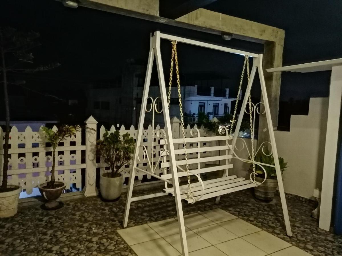 Le Petit Hotel & Restaurant Negombo Exterior photo