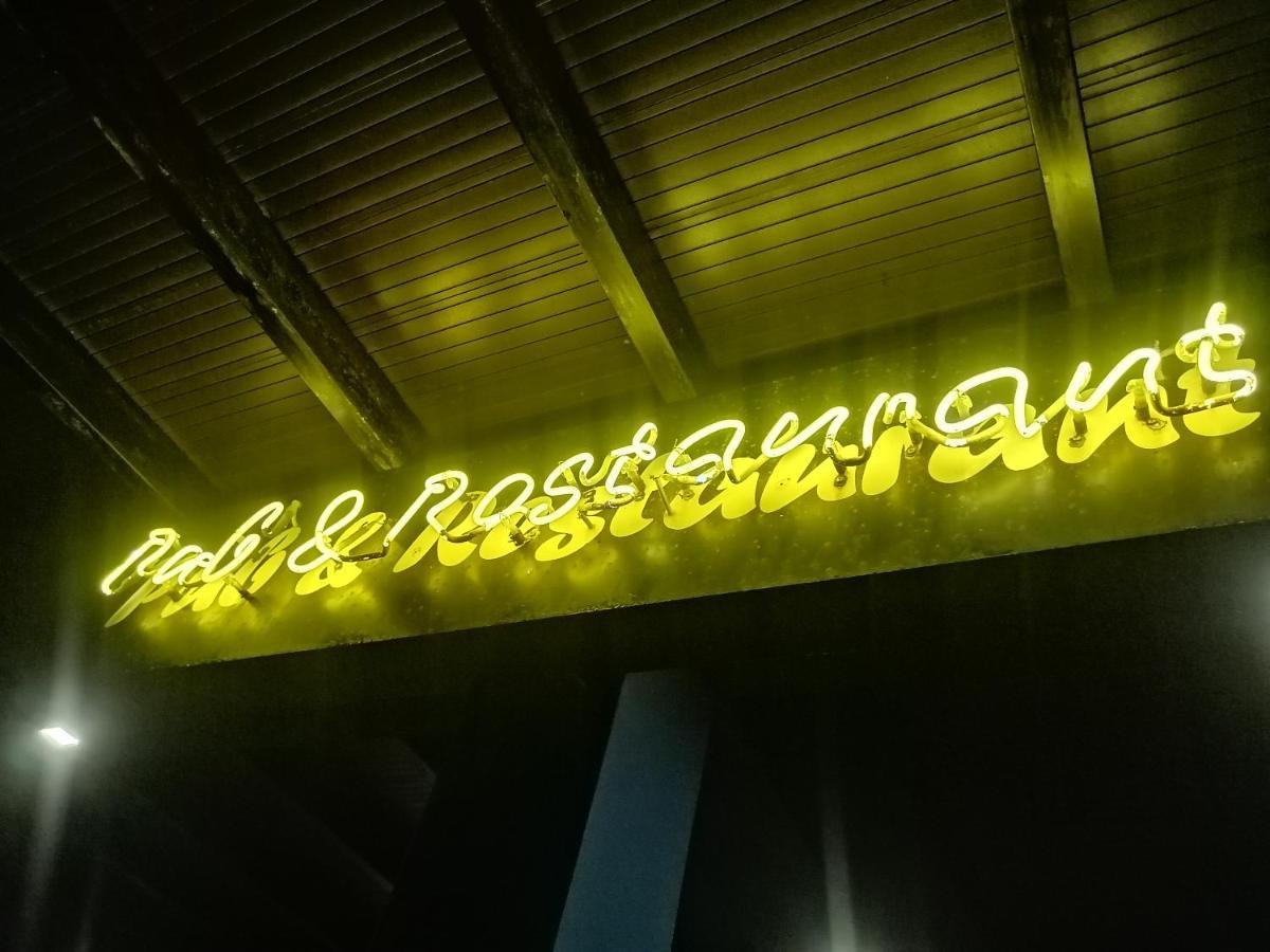 Le Petit Hotel & Restaurant Negombo Exterior photo