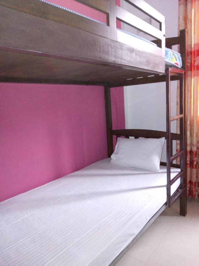 Le Petit Hotel & Restaurant Negombo Exterior photo